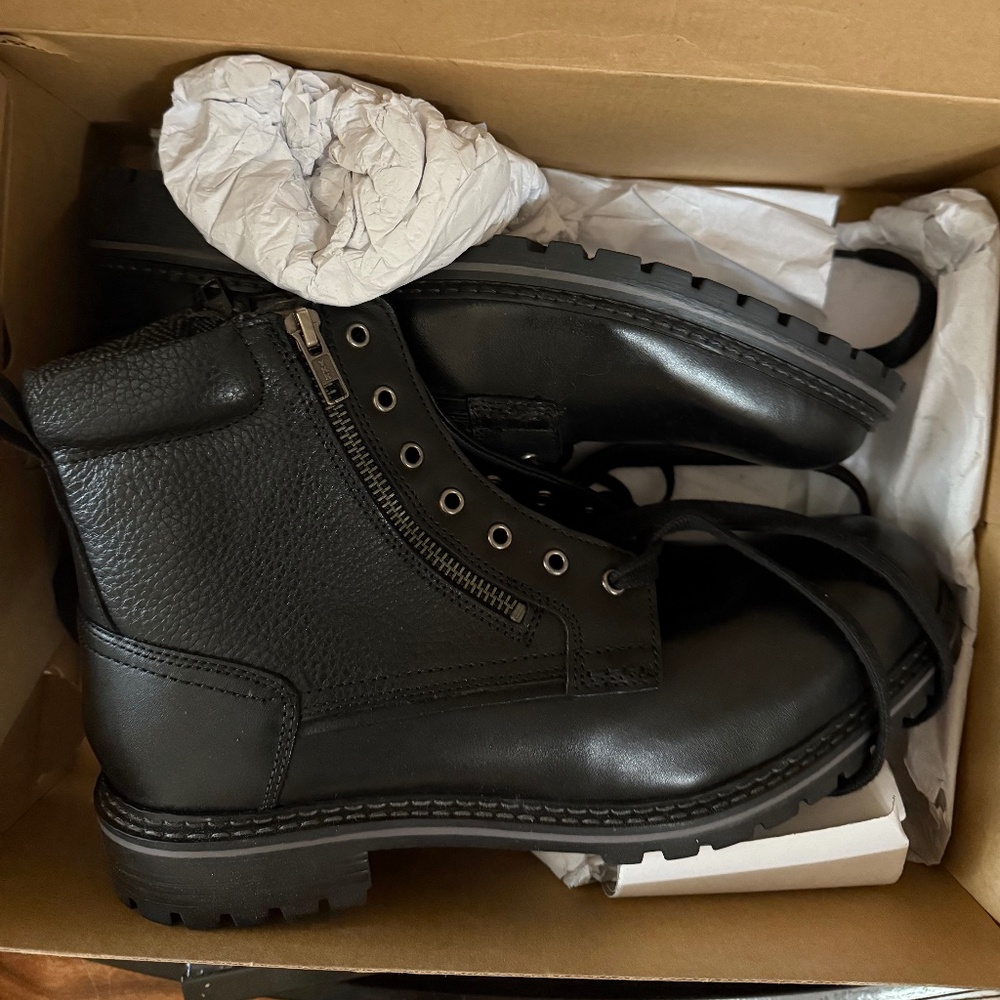 New In Box Steve Madden